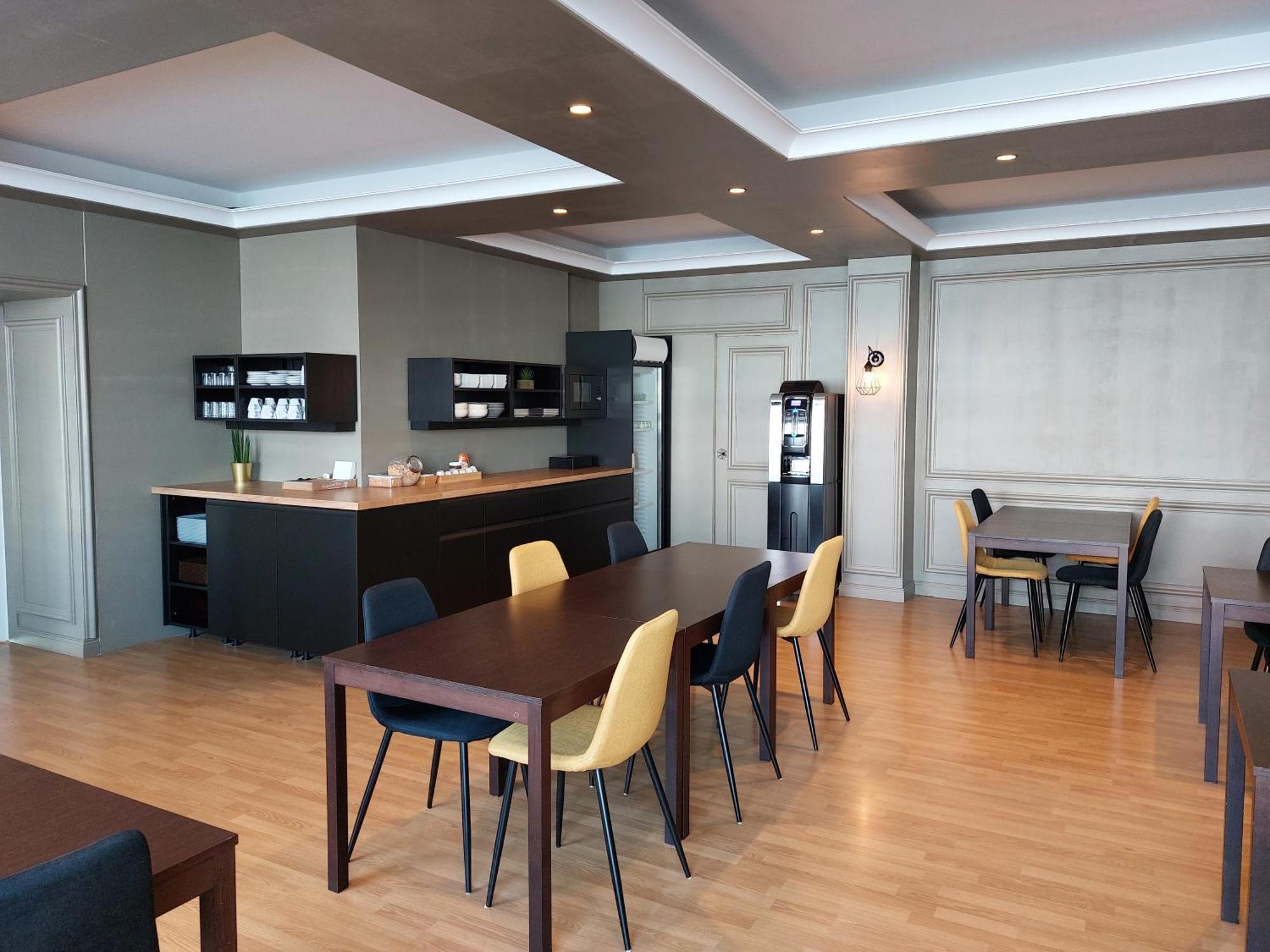 Cit'Hotel L'Europe - Cholet Gare ภายนอก รูปภาพ
