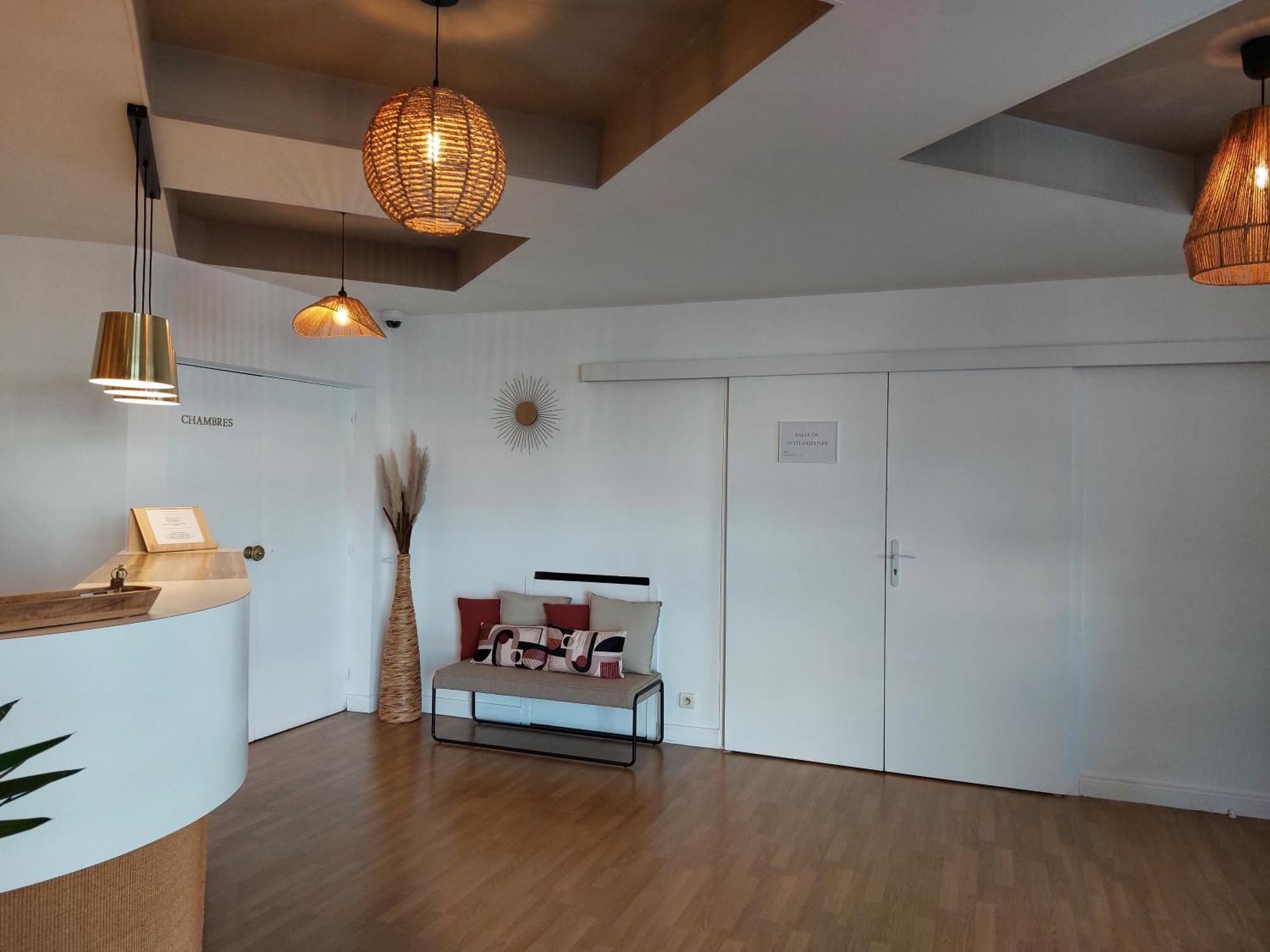 Cit'Hotel L'Europe - Cholet Gare ภายนอก รูปภาพ