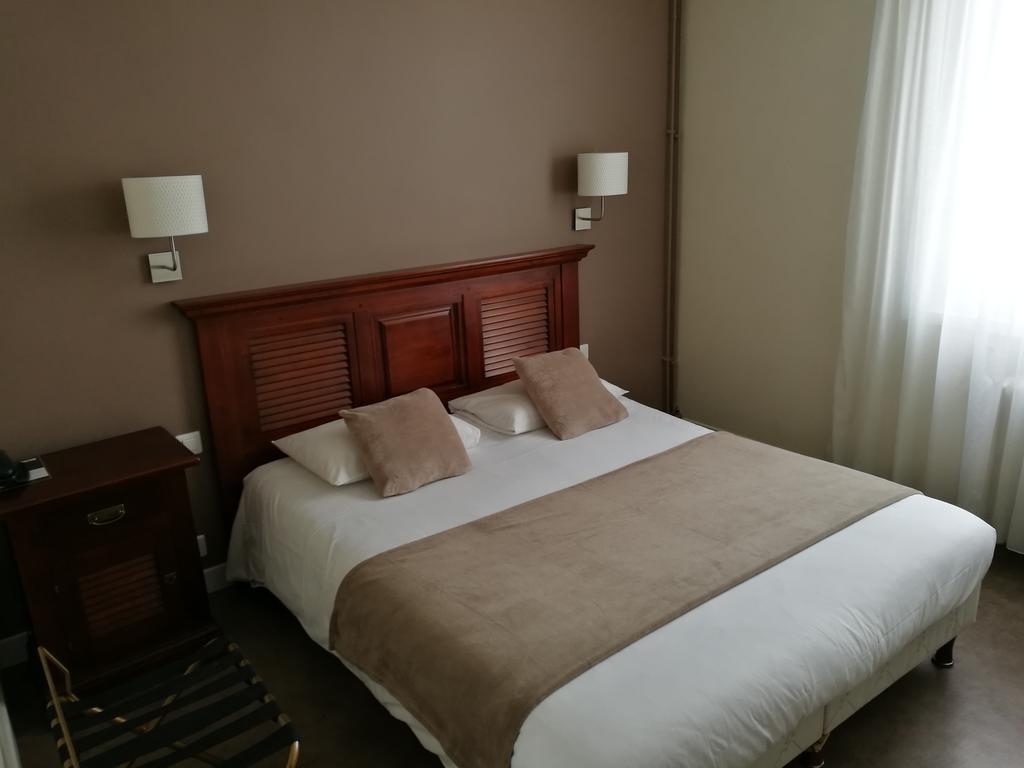 Cit'Hotel L'Europe - Cholet Gare ภายนอก รูปภาพ